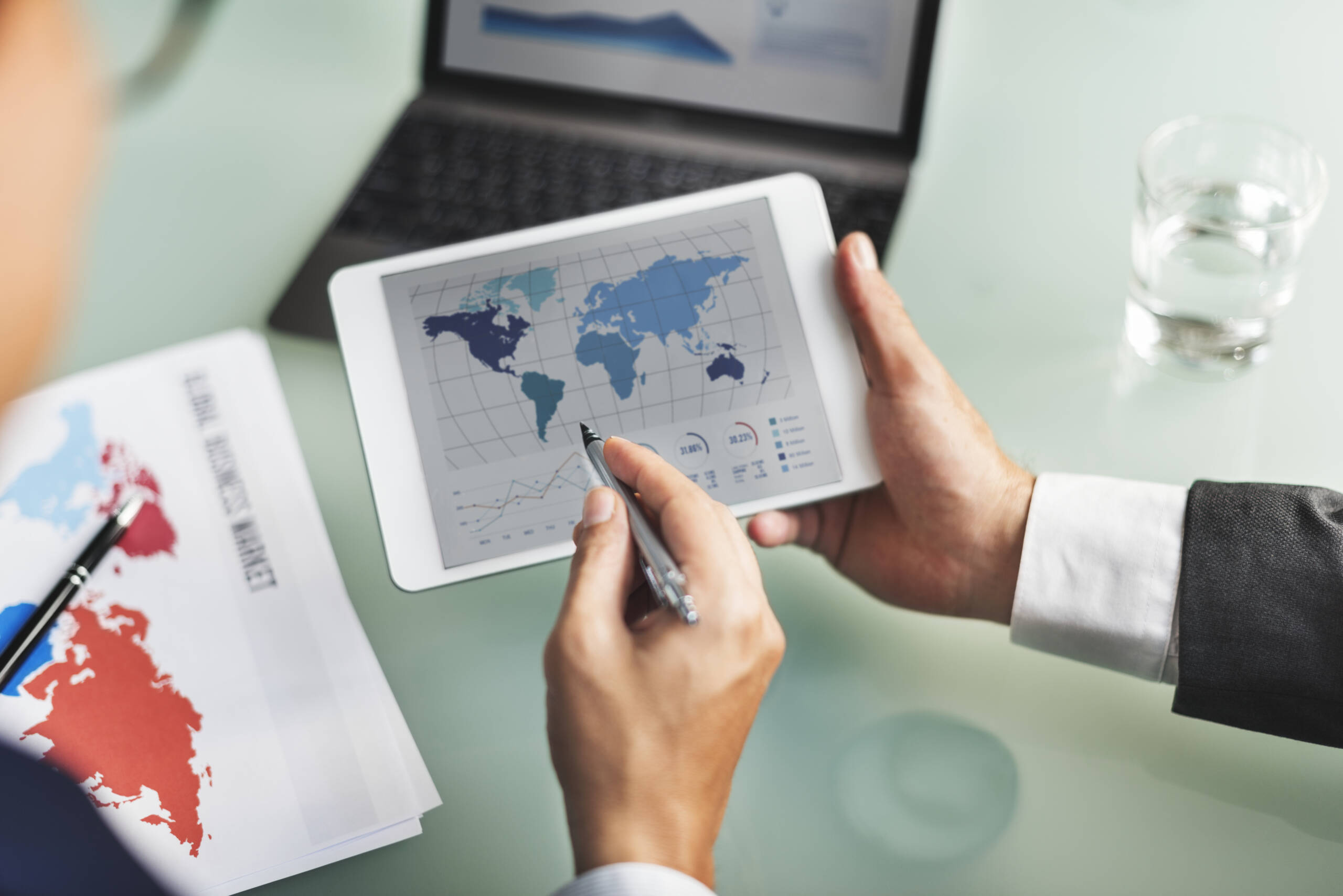Abrir empresa no exterior: o que PMEs precisam saber antes de internacionalizar